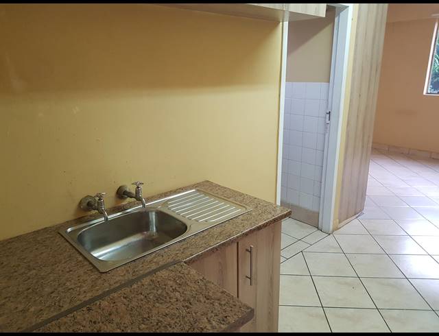 1 BEDROOM APARTMENT FOR SALE IN RUSTENBURG CENTRAL